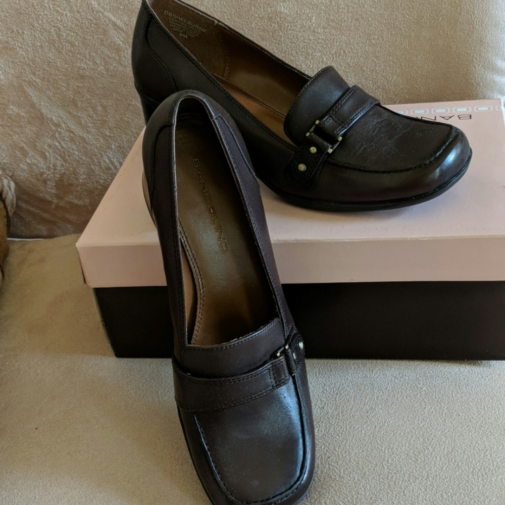 NWT BROWN BANDOLINO SHOES SIZE 8
